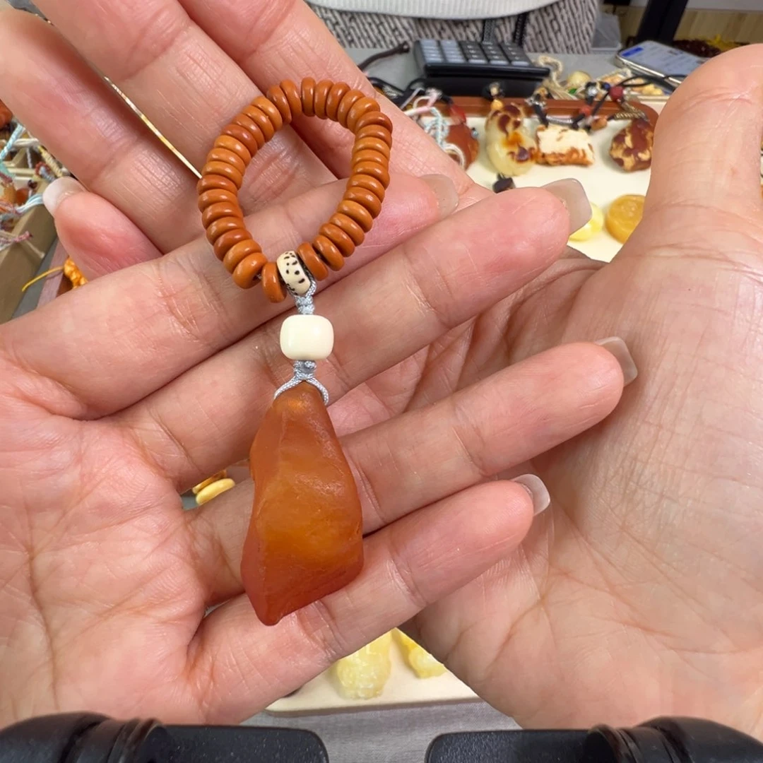 蜜蜡裸石未镶嵌蜜蜡