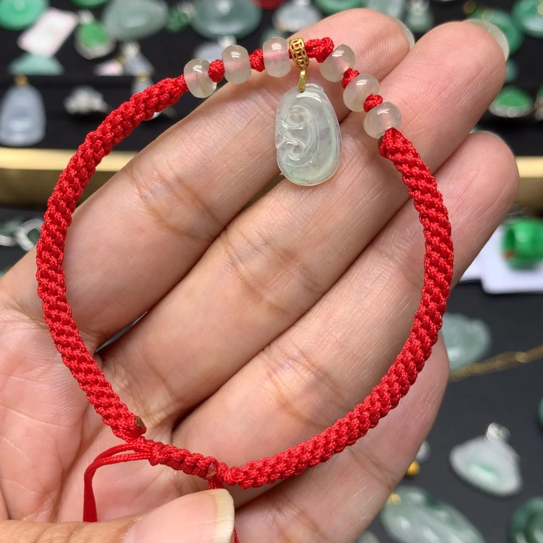 18K金镶嵌手串翡翠有纹裂