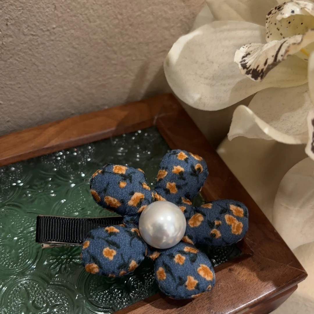 气质珠珠立体小花发夹Y230