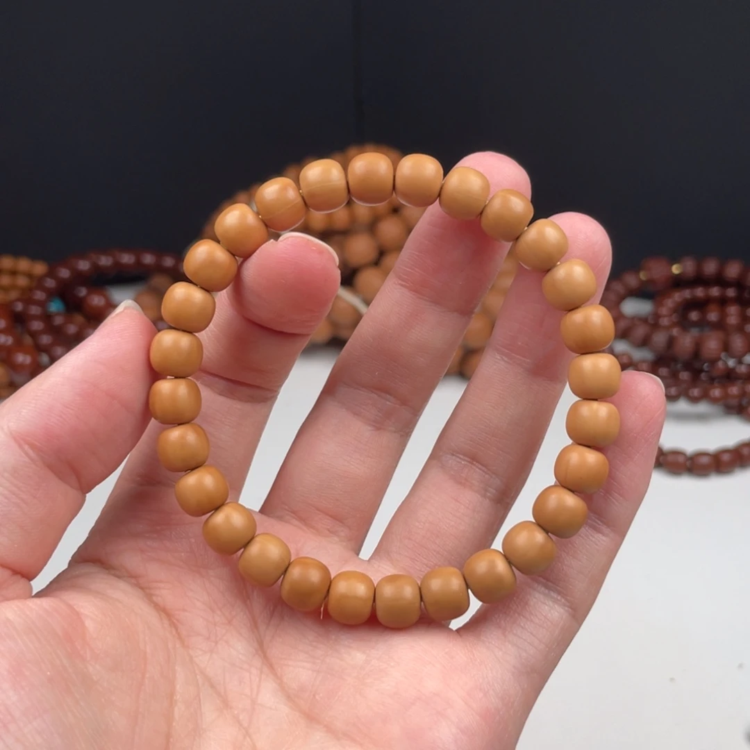 手串猴头核桃8.6左右。 66.66老邢福利