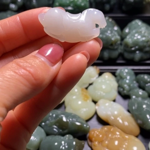 未镶嵌和田玉（糖玉）珠宝奇石