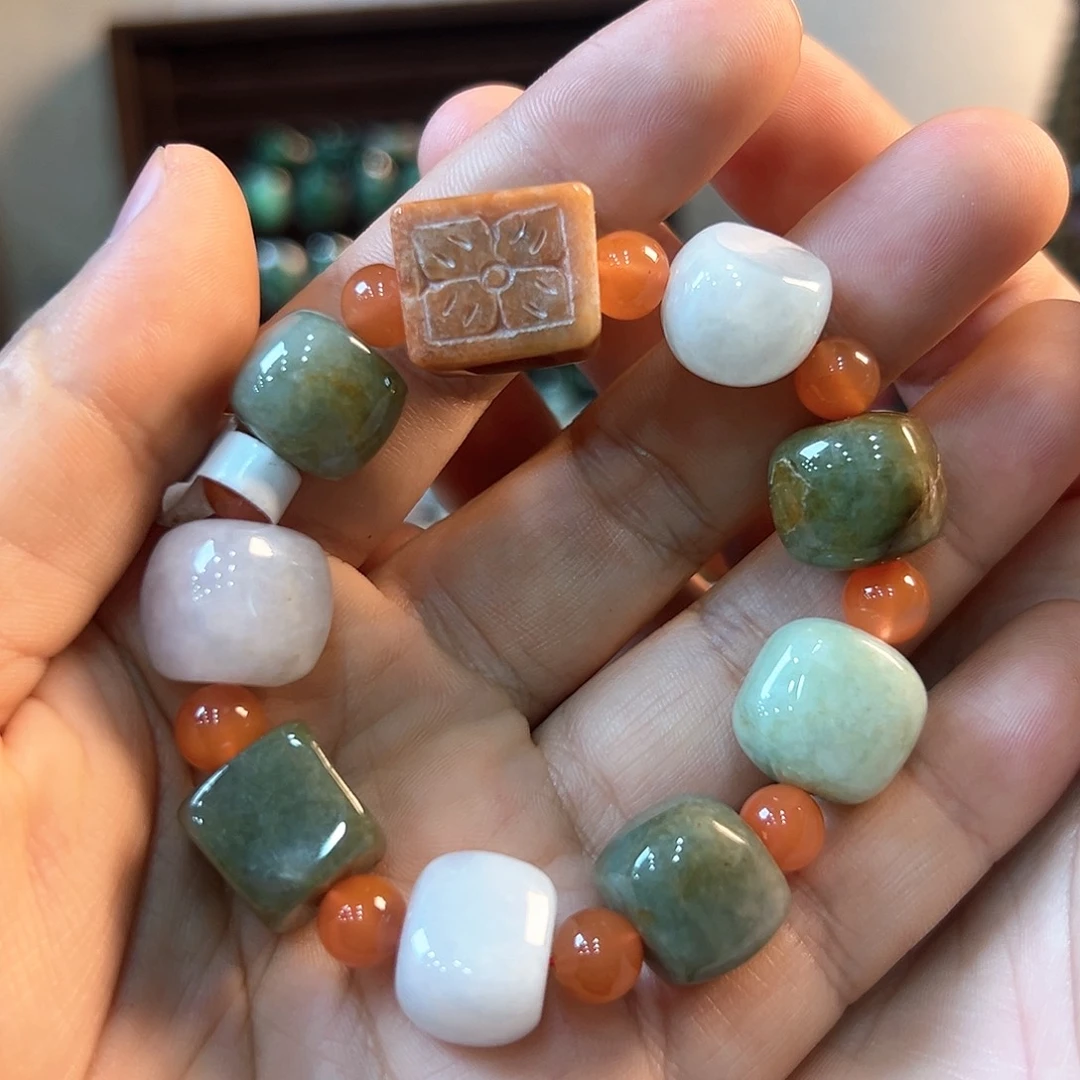 翡翠颈饰未镶嵌手串