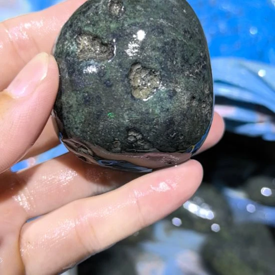 轻***舟木藏玉药王石原石一个