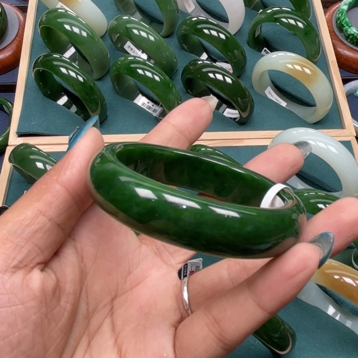 和田玉（碧玉）手镯未镶嵌