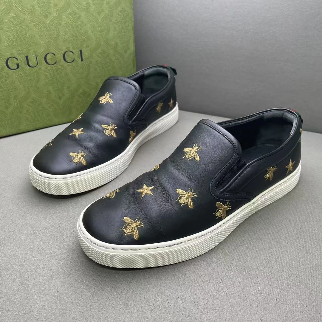 95新 GUCCI/古驰 黑色男士金蜜蜂刺绣满印时尚百搭一脚蹬 41码