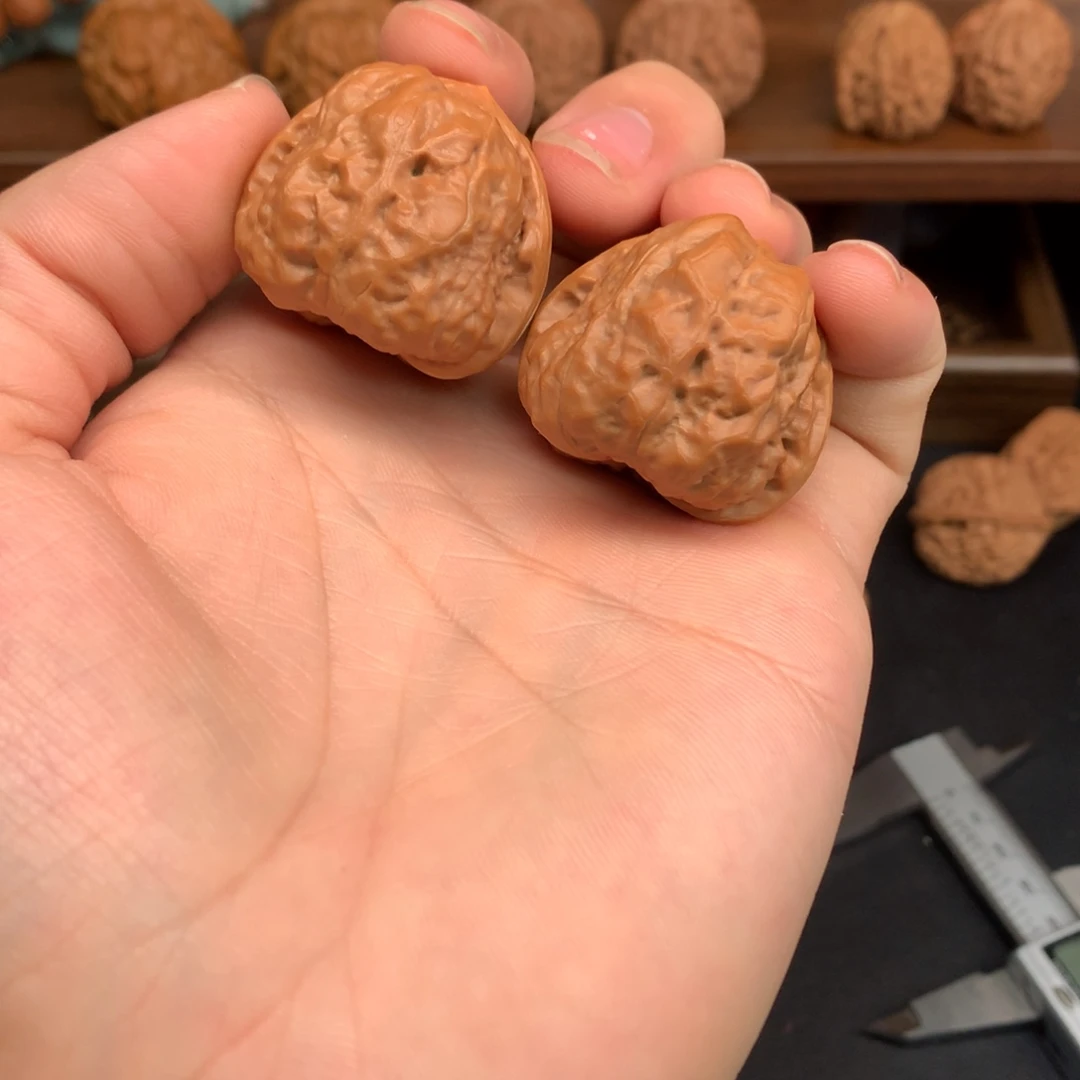 白***王手串文玩核桃35蛤蟆