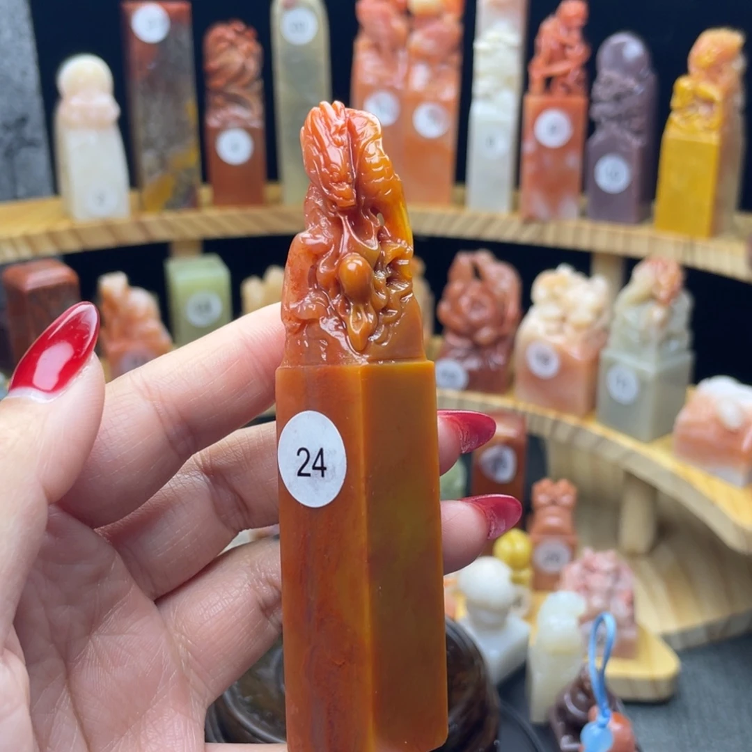 寿山石印石龙戏珠