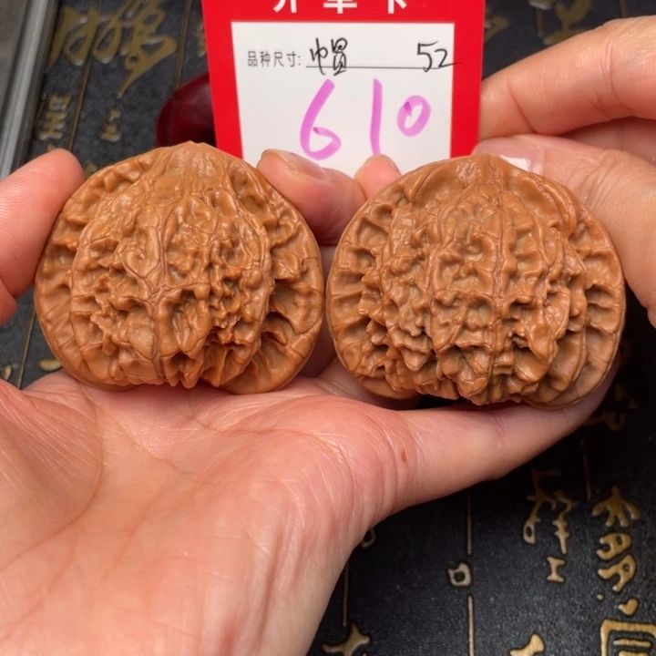 吊坠桃核文玩了吗