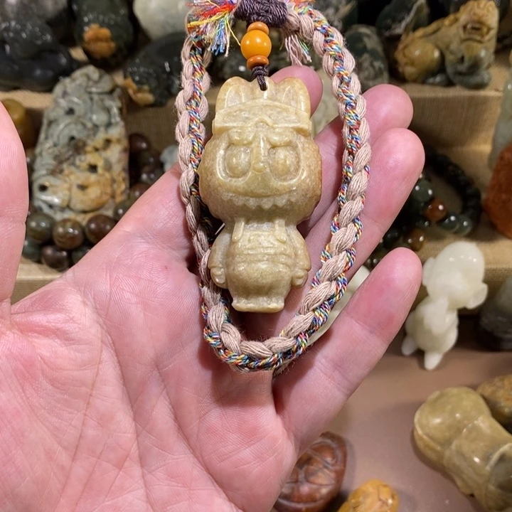 透闪石质玉未镶嵌挂件