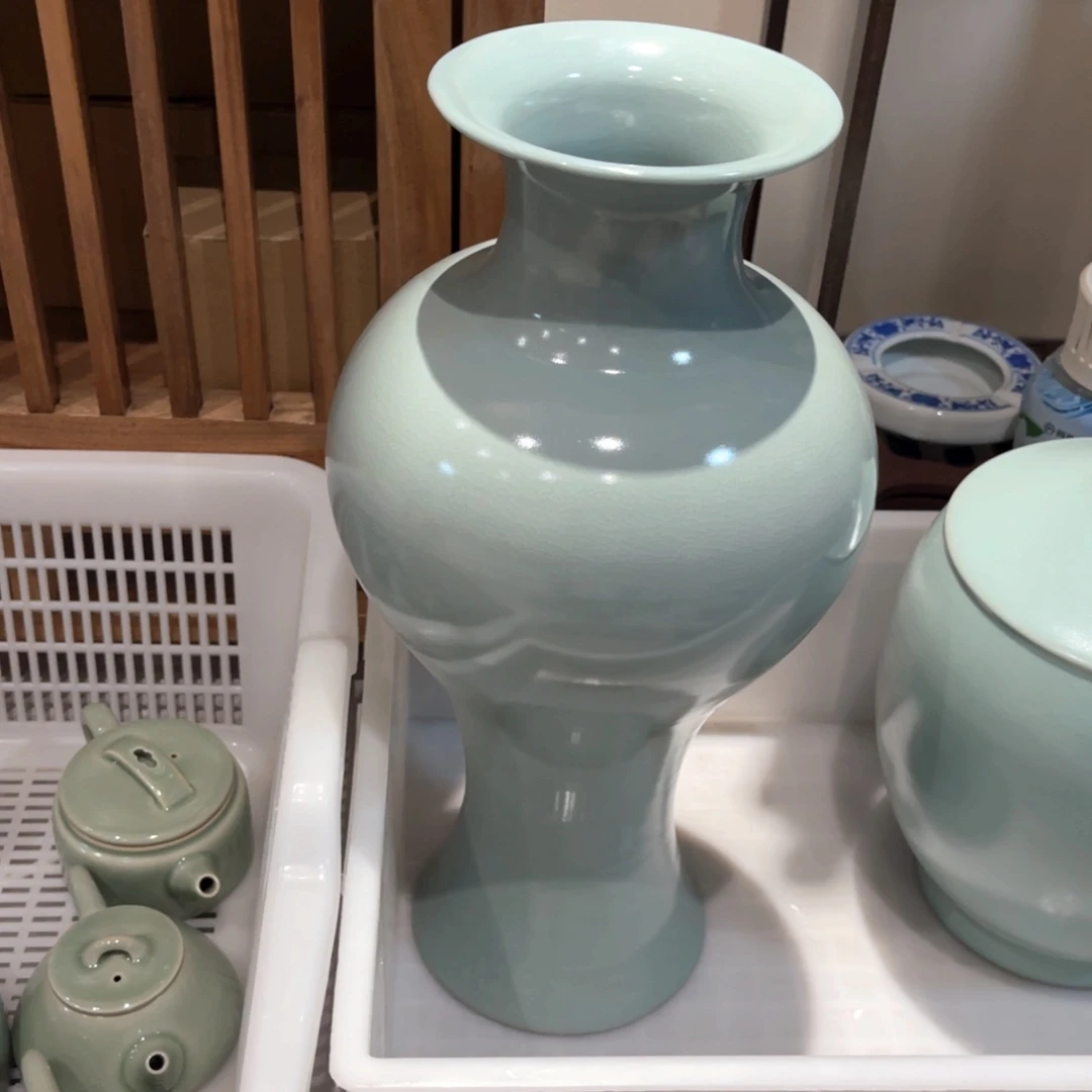 呼***呼杯子瓷仿古的风格也有不同寻常不同