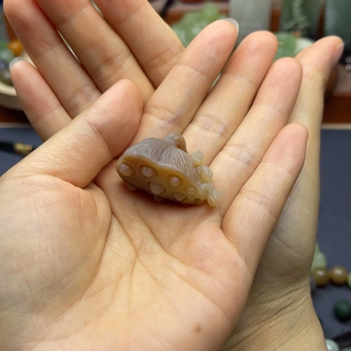 和田玉未镶嵌颈饰承***?