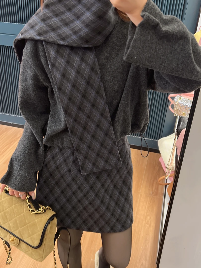 xxxwxz王希之  简约休闲百搭抽绳毛衣+格纹撞色半裙套装#z2667