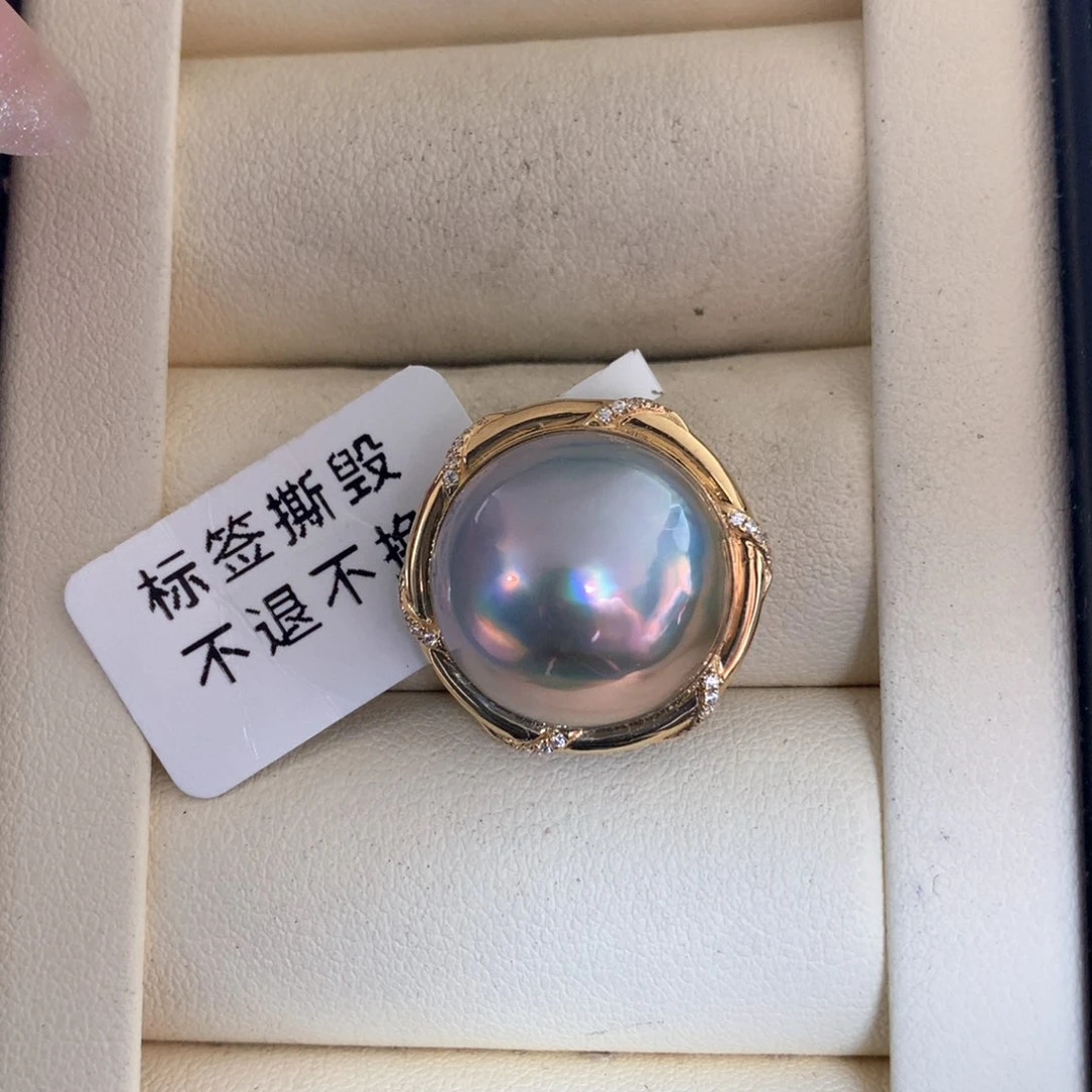 18K金镶嵌拼合珍珠（马贝珠）颈饰