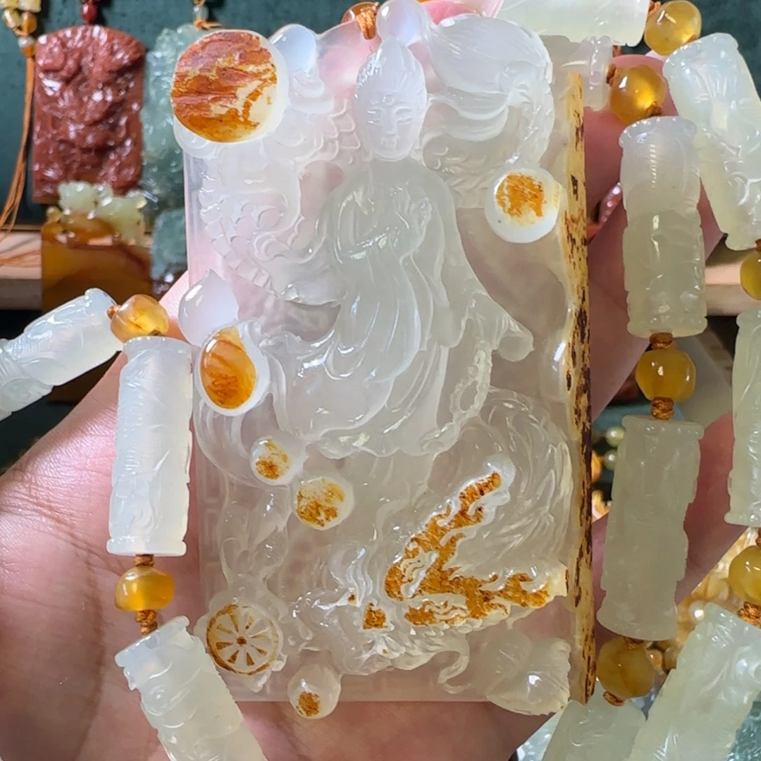 এ***࿐蛇纹石玉未镶嵌颈饰