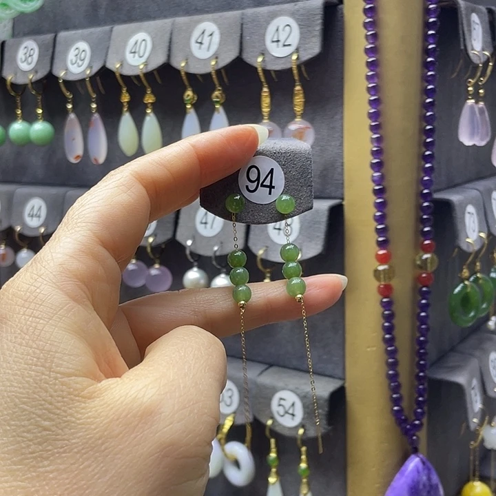 和田玉18K金镶嵌耳饰