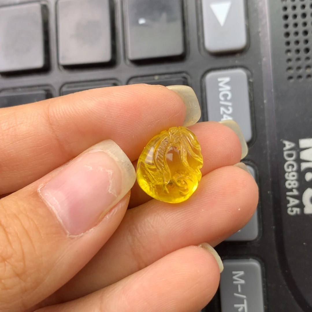 琥珀未镶嵌珠宝奇石