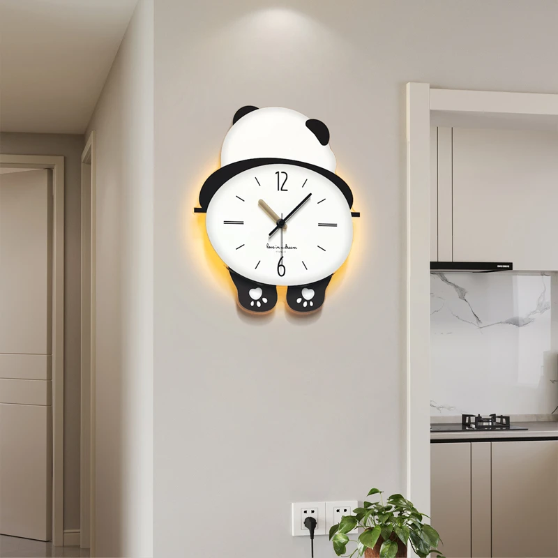美世达钟表客厅家用挂钟熊猫时钟表挂墙上网红款现代简约创意静音