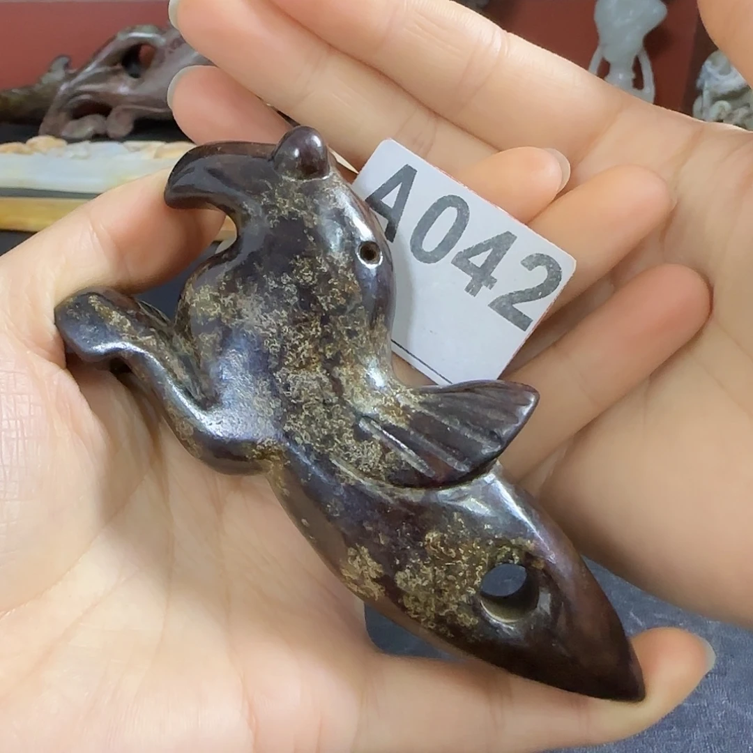 透闪石质玉未镶嵌挂件