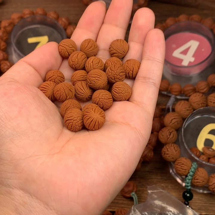 温***牛吊坠桃核13仿古手持