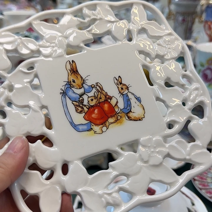 鹿与海陶瓷有限公司