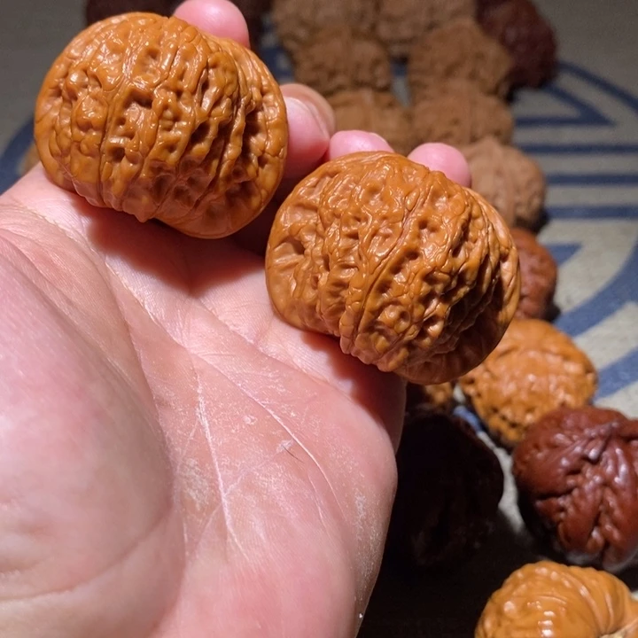 C***丶文玩核桃把件核桃