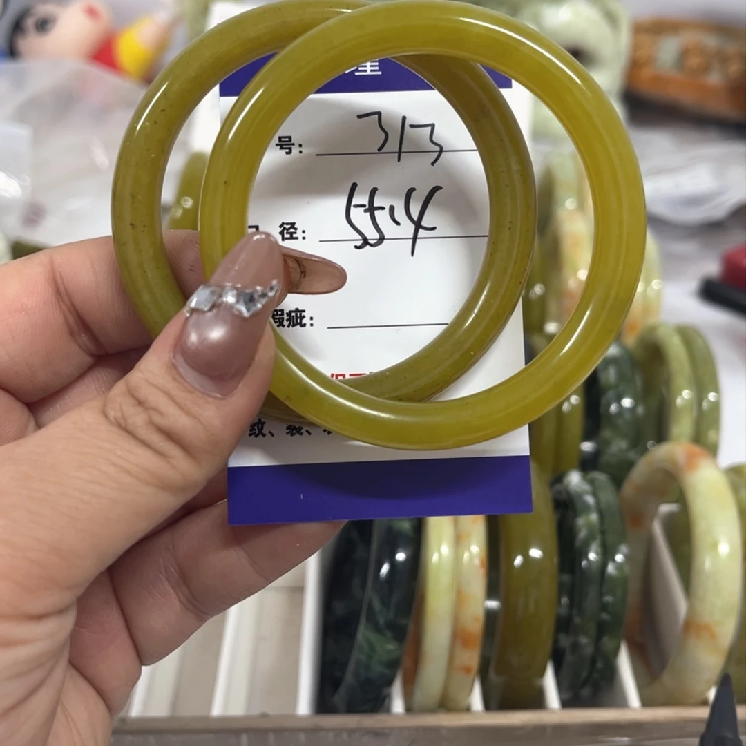 蛇纹石玉手镯未镶嵌