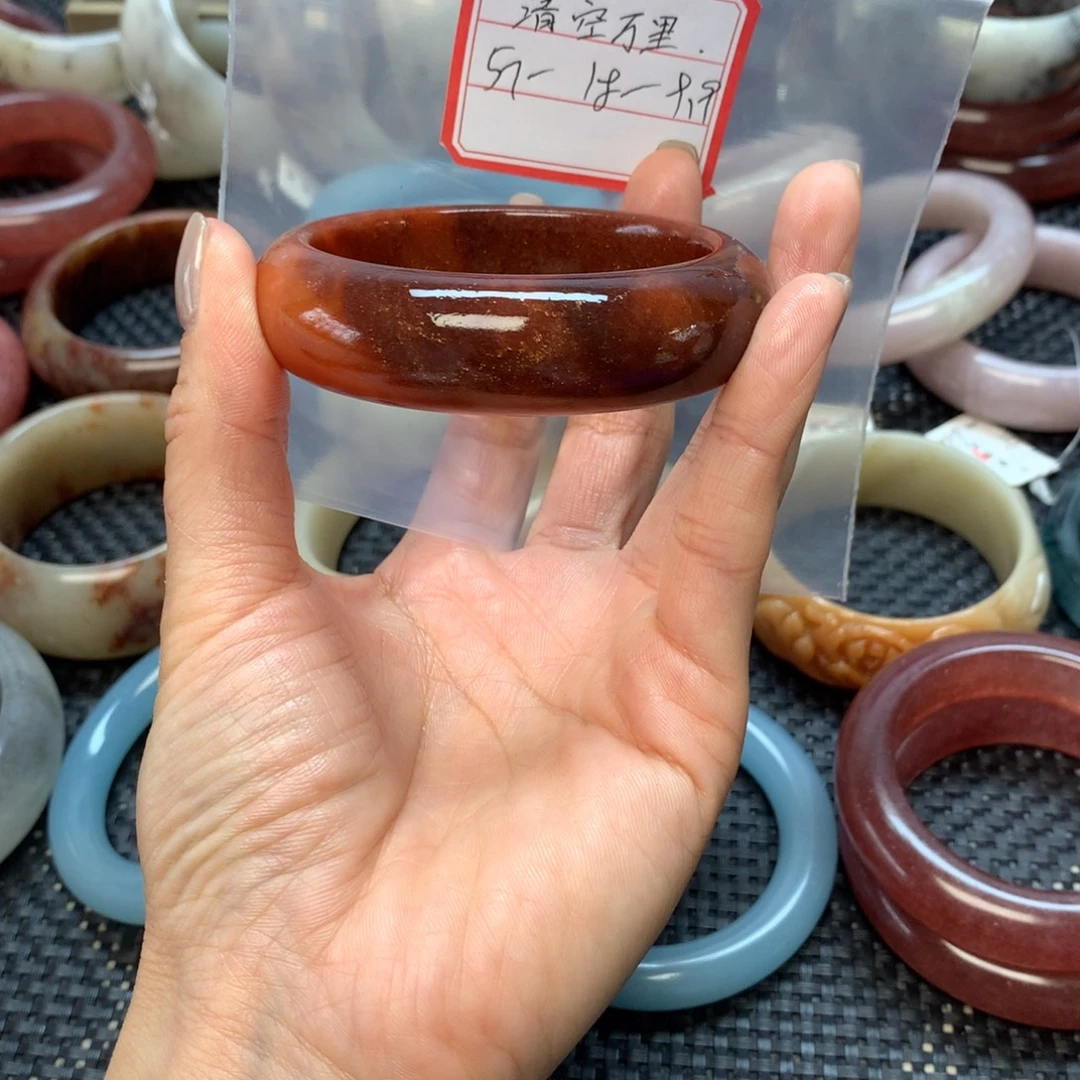 清***里石英岩玉未镶嵌手镯