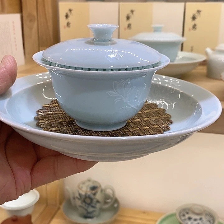 青瓷浮雕盖碗带壶承
