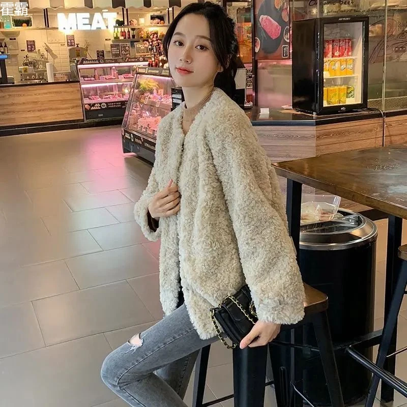 潮牌高端米白色外套女2025新款韩版颗粒绒蝴蝶结皮毛一体潮女