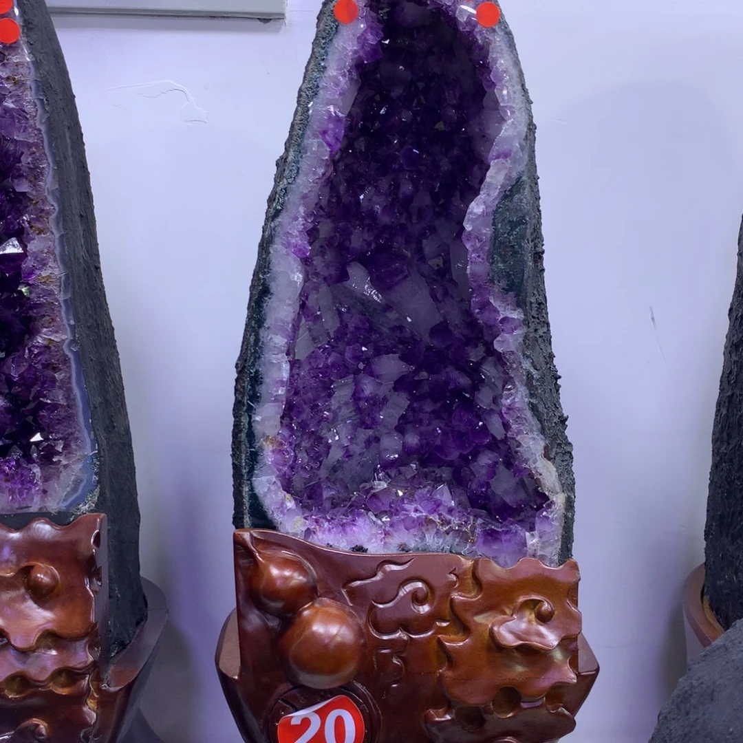 织绣乌拉圭紫水晶