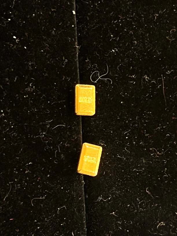 足金工艺精美耳钉