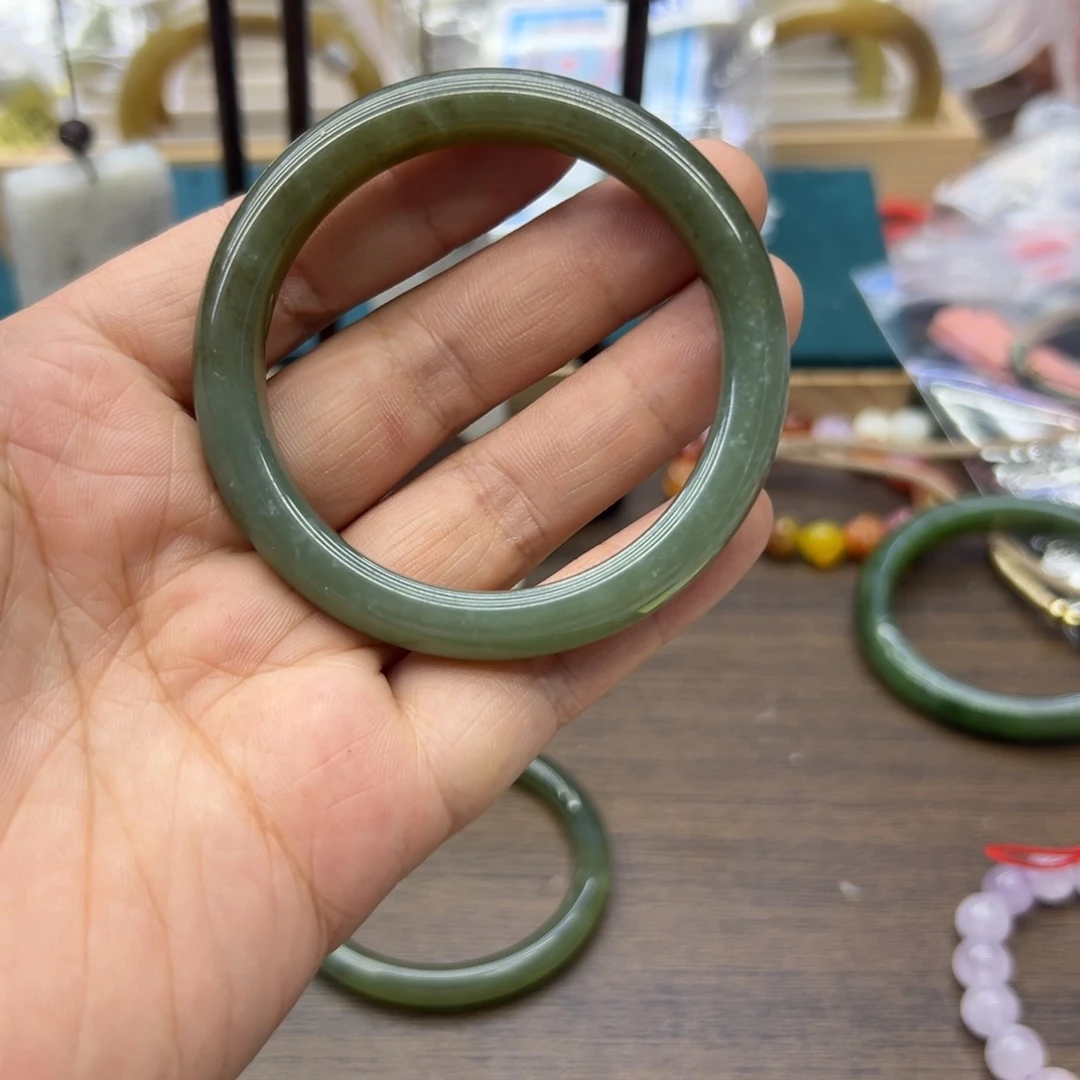 和田玉未镶嵌手镯52圈围735