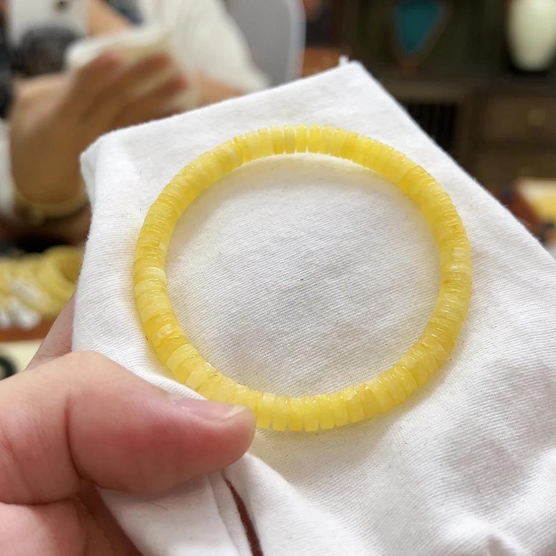 蜜蜡未镶嵌珠宝奇石
