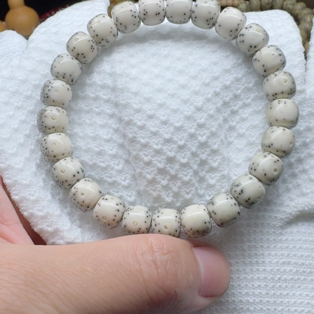 星月菩提手串皮****店9x8 通体留白