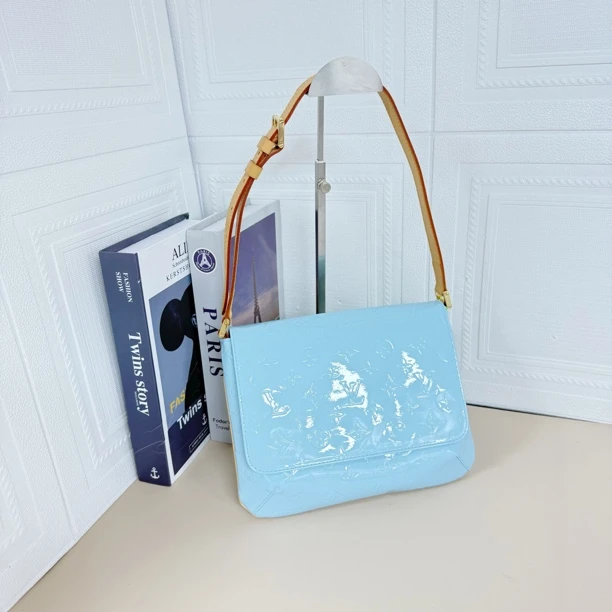 95新 LouisVuitton/路易威登 王菲baby蓝翻盖腋下单肩包