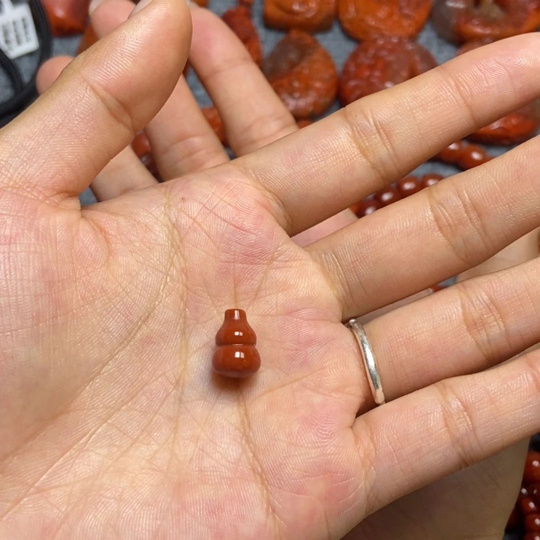 火***山南红玛瑙配饰未镶嵌