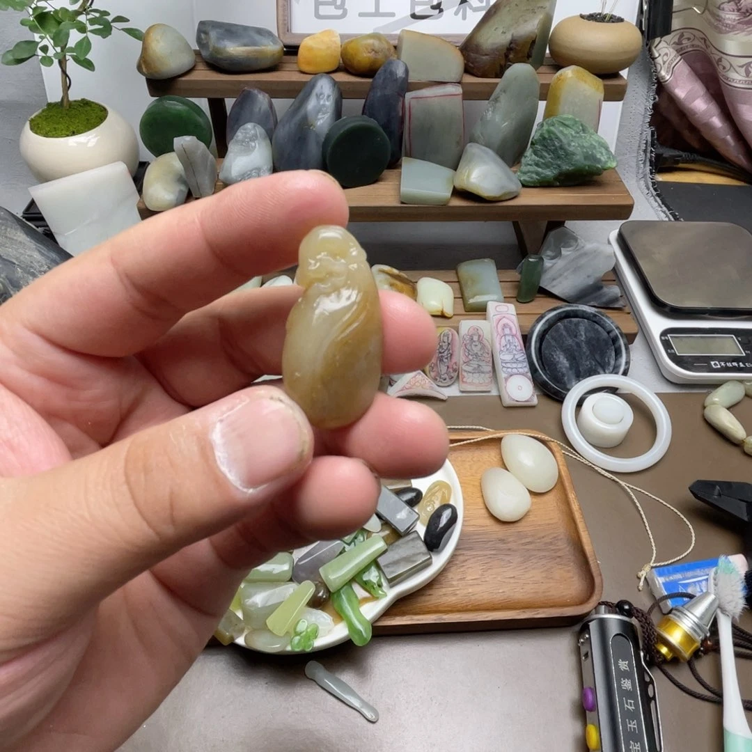 和田玉未镶嵌颈饰