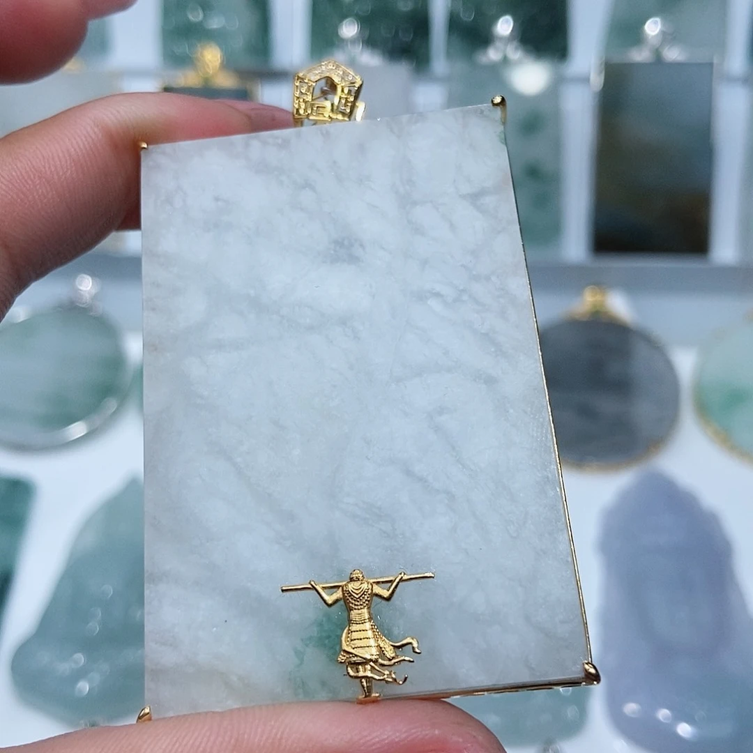 翡翠颈饰未镶嵌缅甸