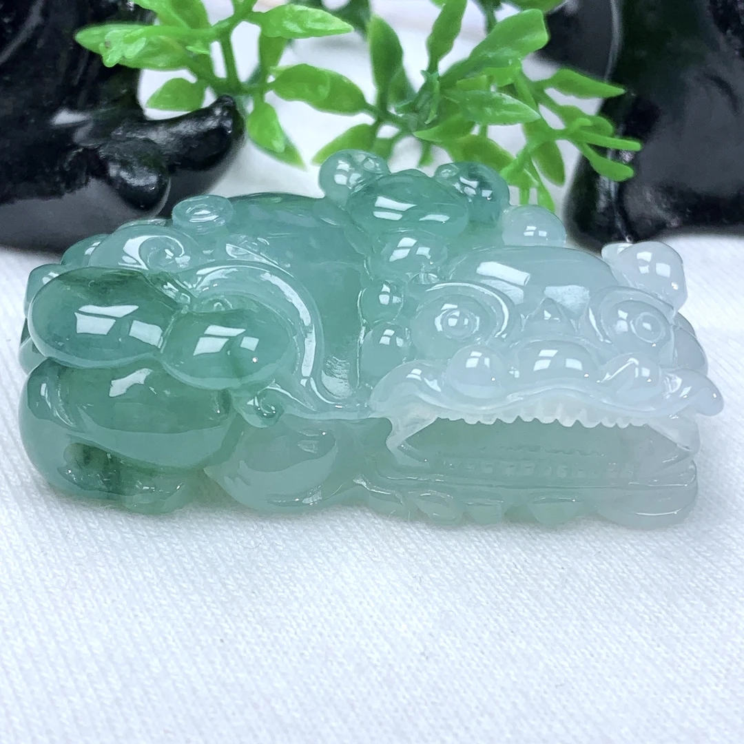 天然缅甸翡翠A货冰润透飘花霸王貔貅吊坠精雕尺寸45.9−29−12.8mm