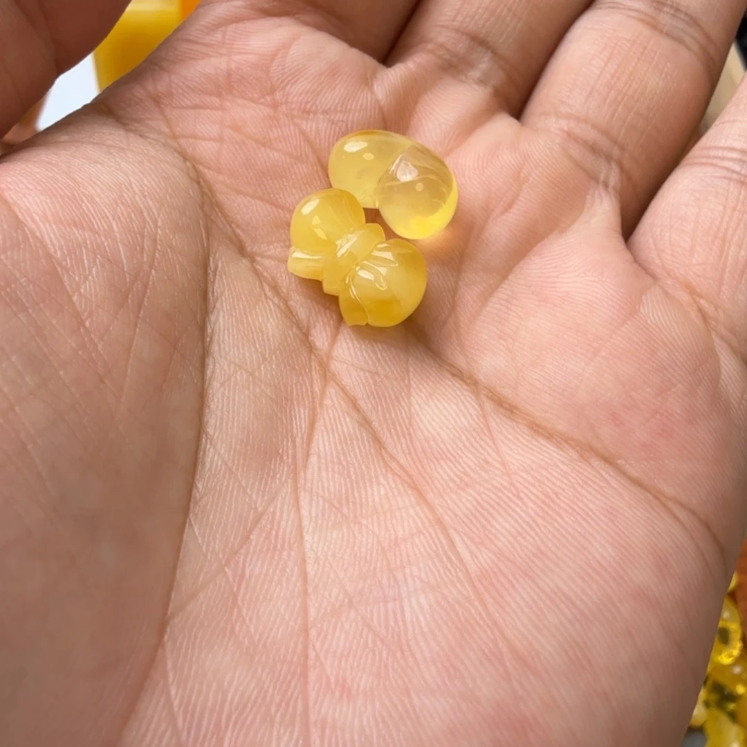 7***u裸石琥珀未镶嵌配饰
