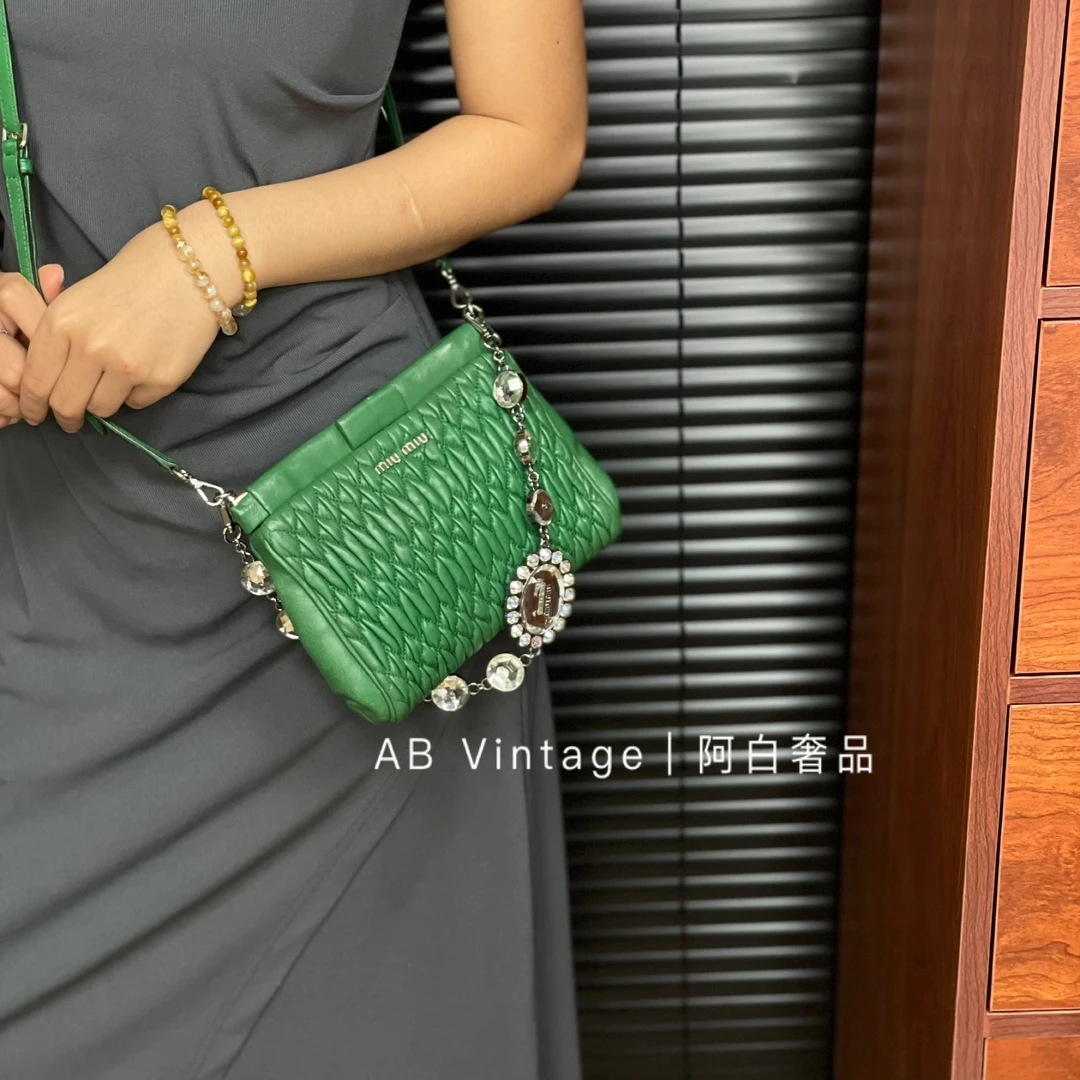 95新 MIU MIU/缪缪 阿白奢品/缪缪 绿色钻链夹子包