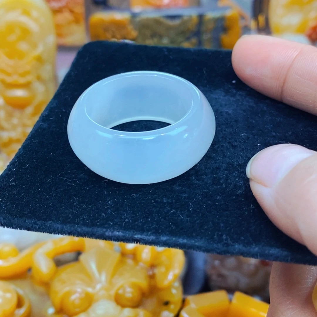 未镶嵌石英质玉（黄龙玉）吊坠(不含链)