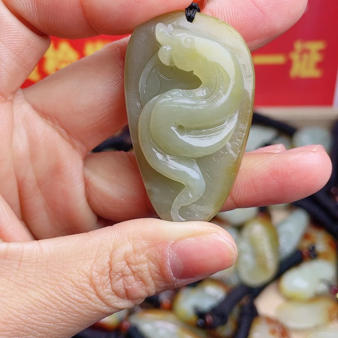 和田玉颈饰未镶嵌