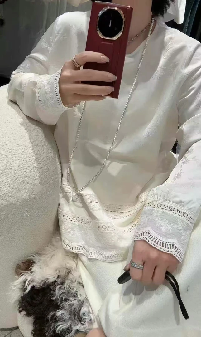 早春新款蕾丝拼接长袖内搭打底衫气质百搭