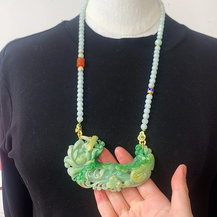 翡翠颈饰未镶嵌大*子吊坠