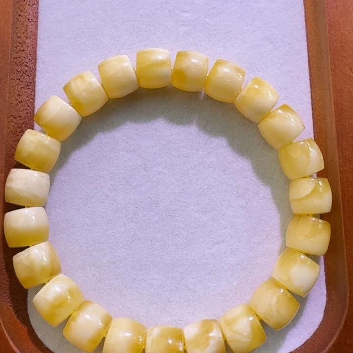 琥珀未镶嵌裸石10.4mm