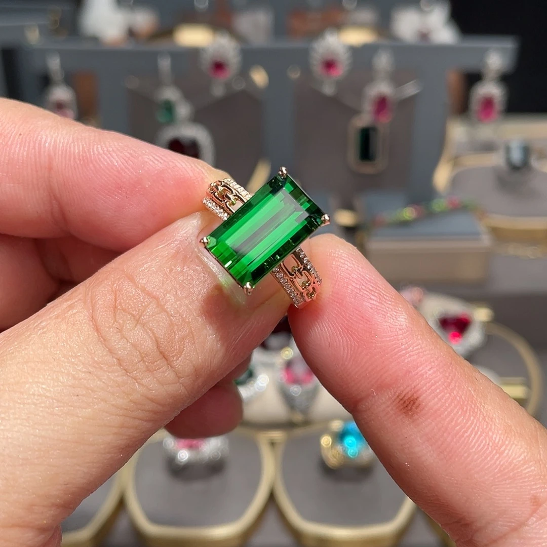 18K金镶嵌戒指碧玺9.09ct