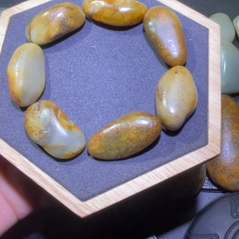 和田玉颈饰未镶嵌中*