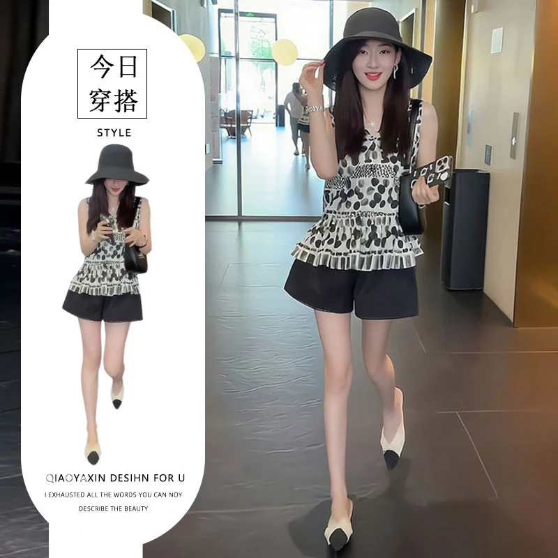 夏季流行穿搭一套新款2025韩系穿搭气质显瘦水墨无袖上衣短裤套装