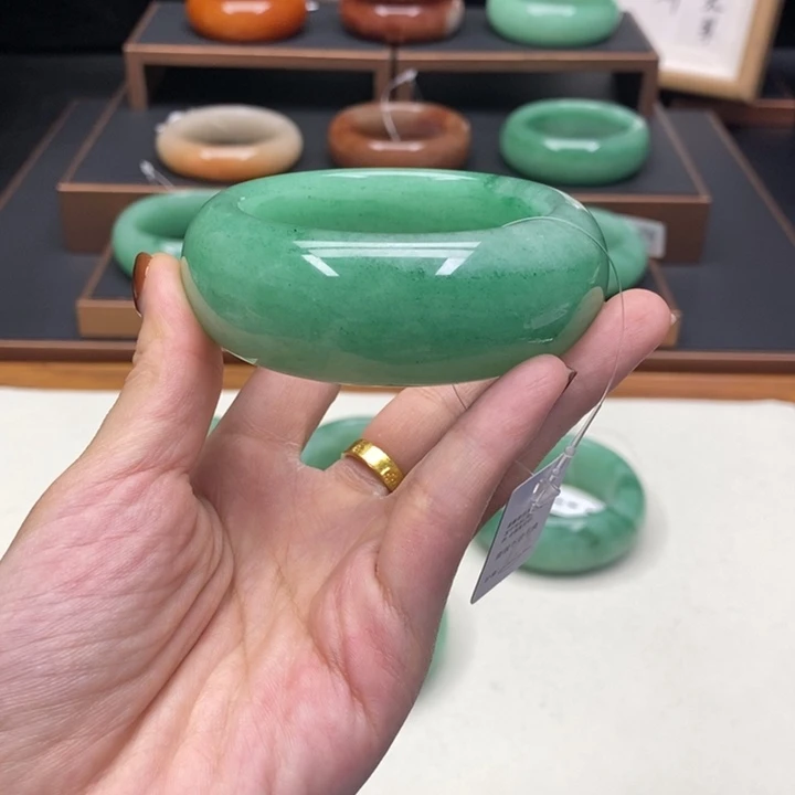 花***来石英质玉未镶嵌佘